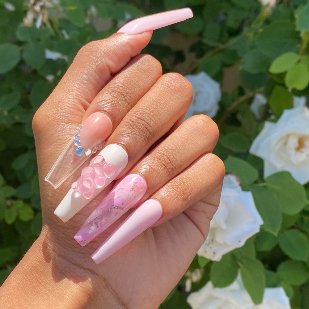 Extra long coffin pink press ons.